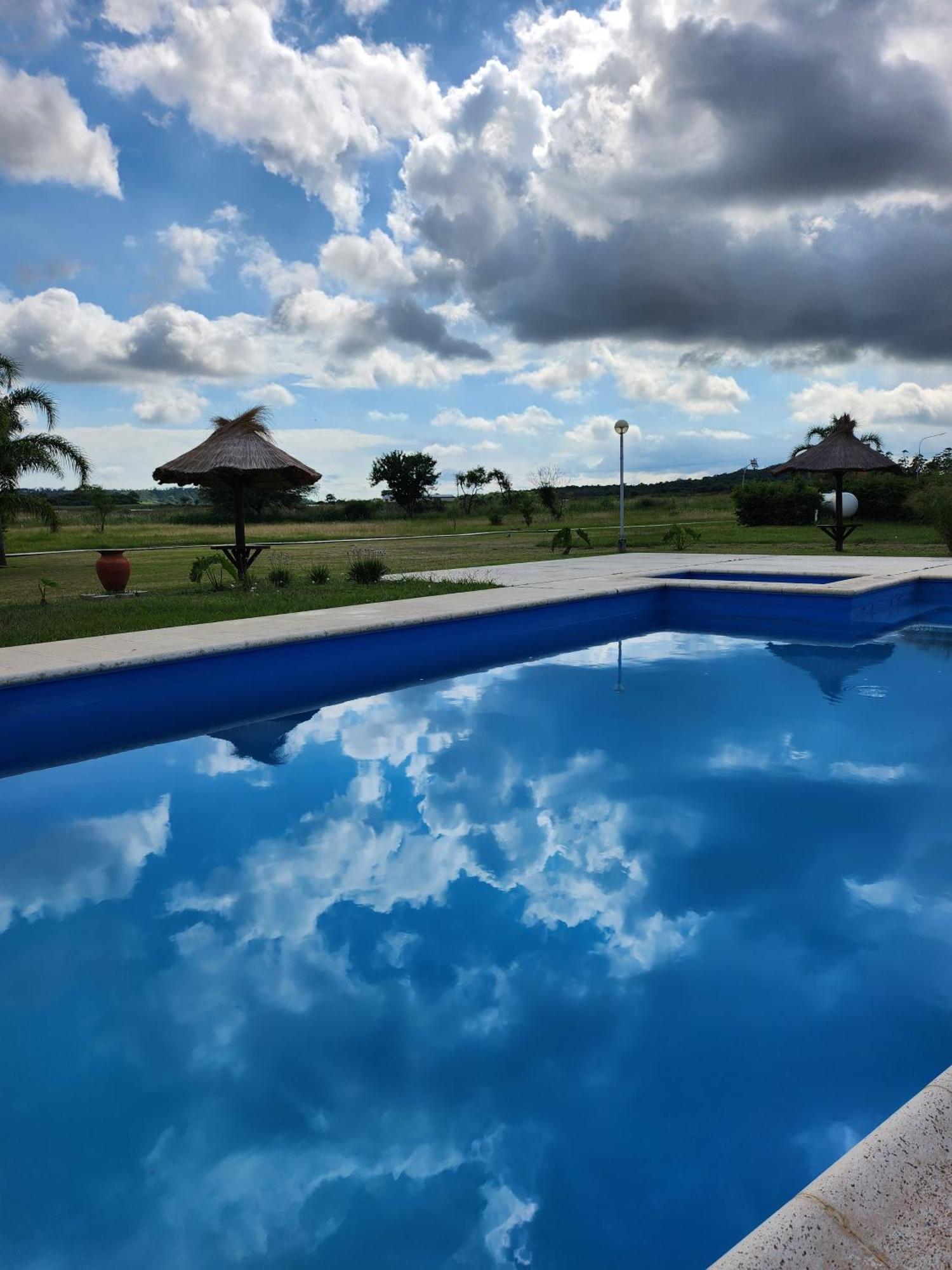 Howard Johnson Inn Rosario De La Frontera Exterior foto